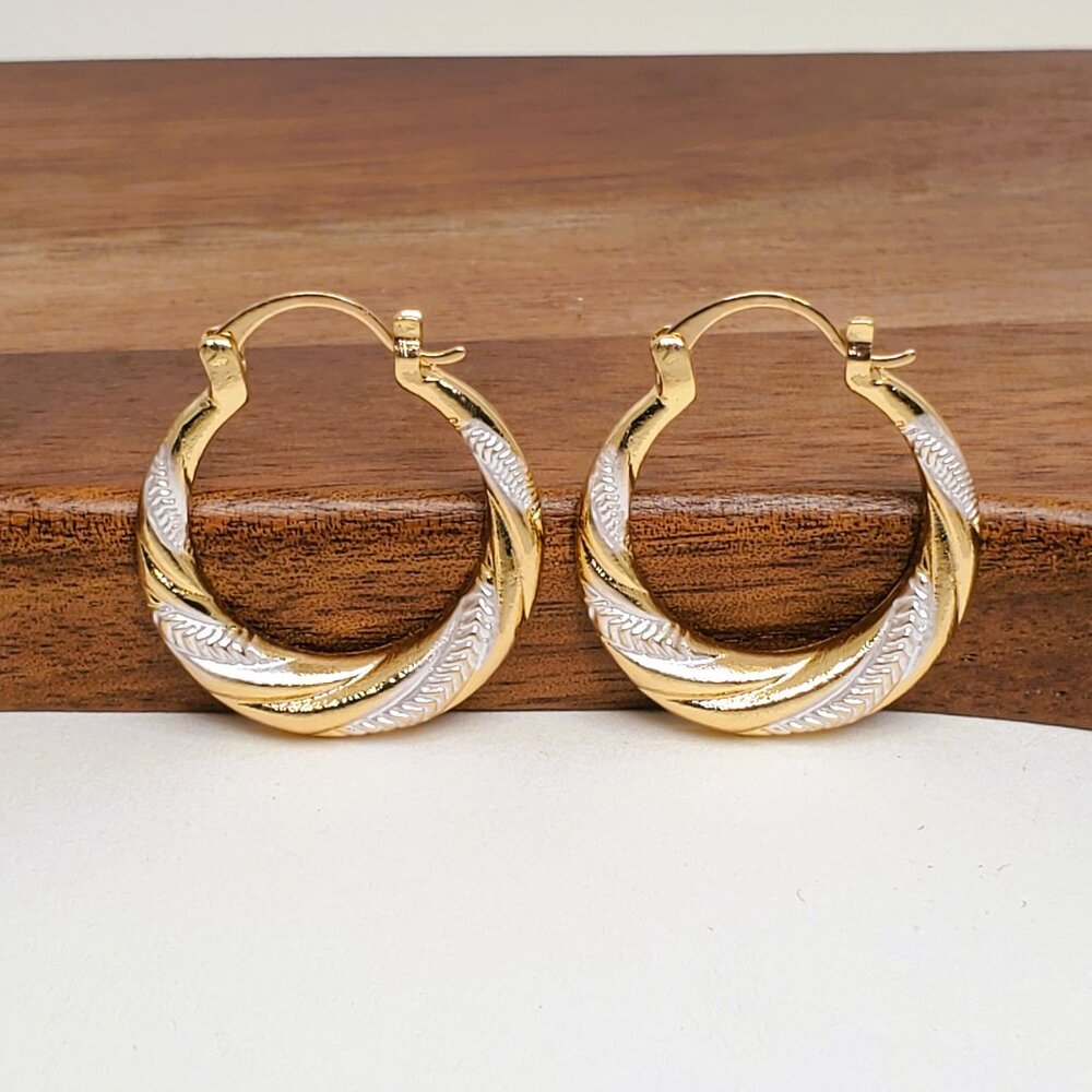 14K Gold Two Tone Silver Womens Small 1.25" Size Hoop Earrings Ladies Jewelry - Picture 5 of 5